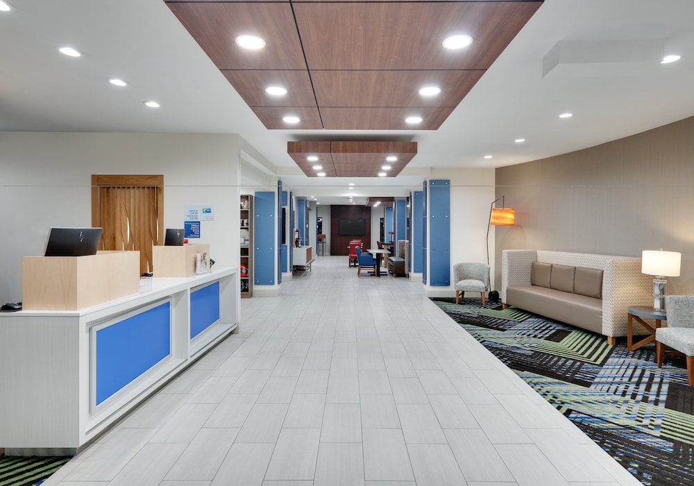 Holiday Inn Express Hotel & Suites San Antonio Nw Near Seaworld 38/76