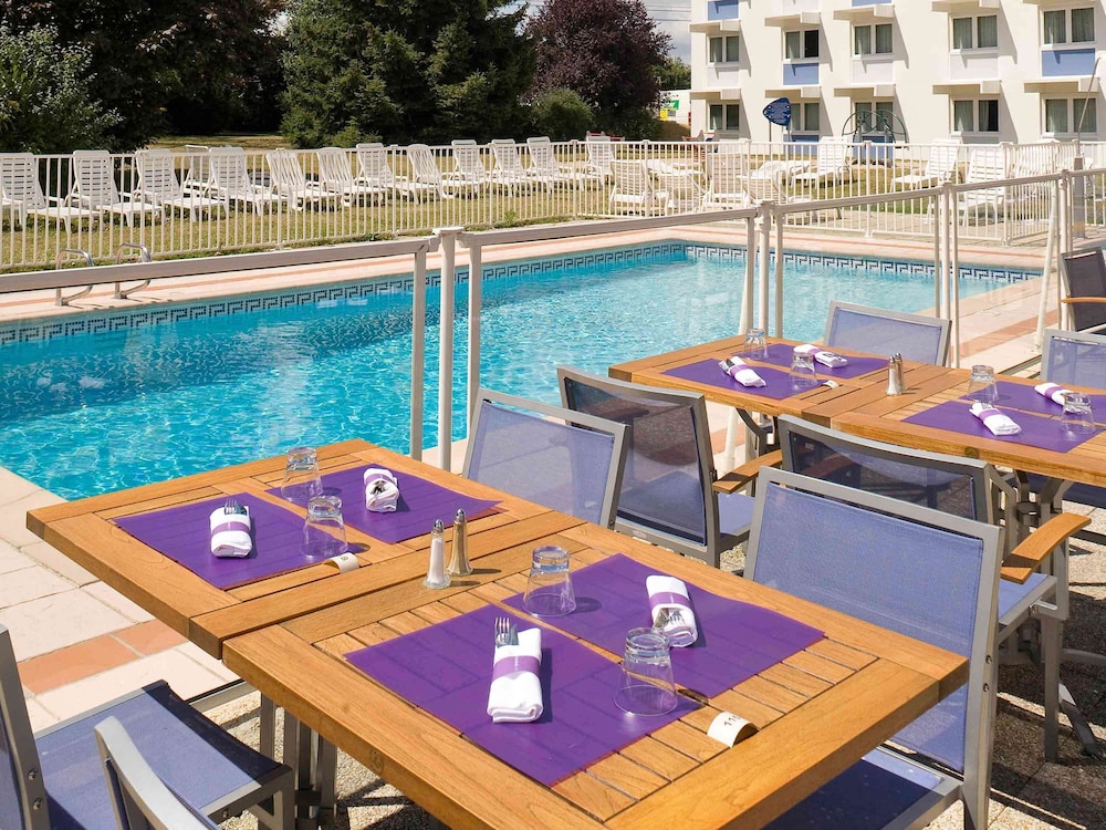 NOVOTEL MASSY PALAISEAU 46/80