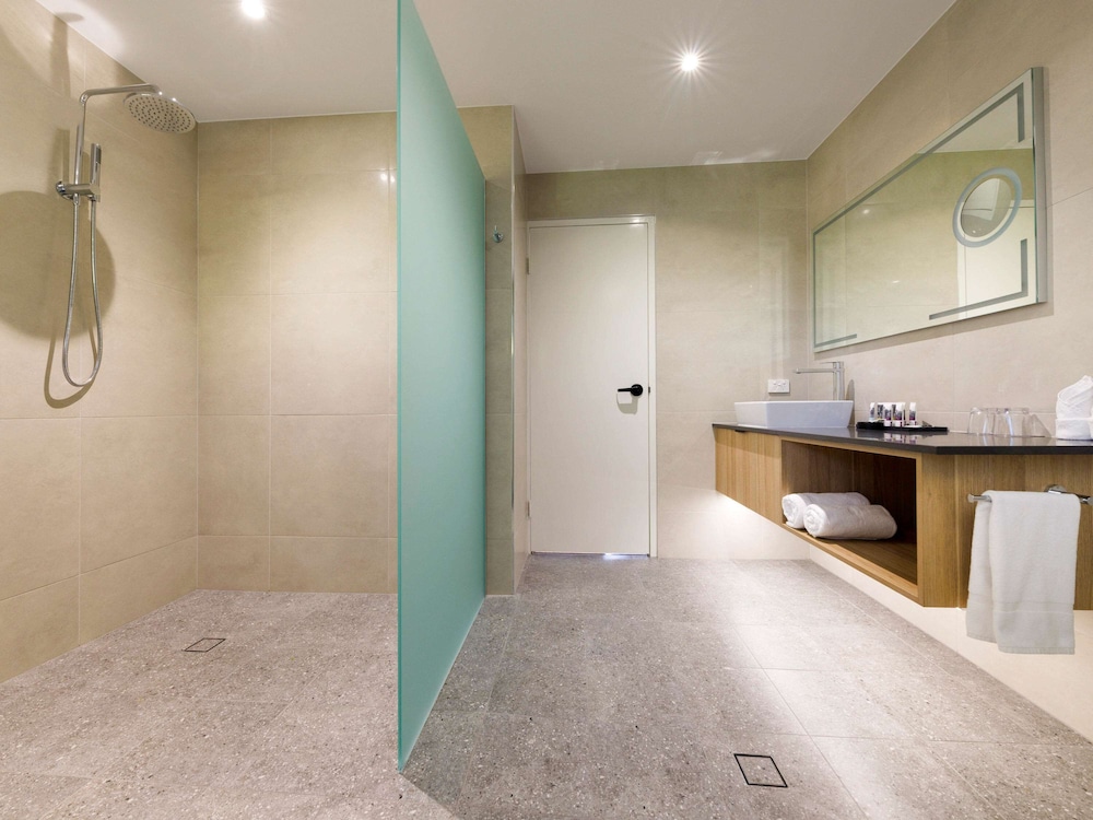 Mercure Darwin Airport Resort 43/83