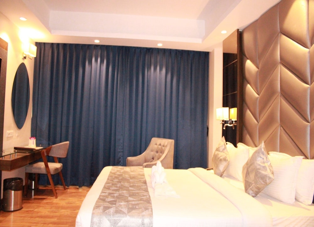 Sarovar Portico Somnath 27/72