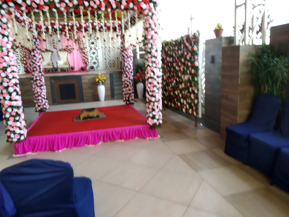 Hotel Pushpak 14/74