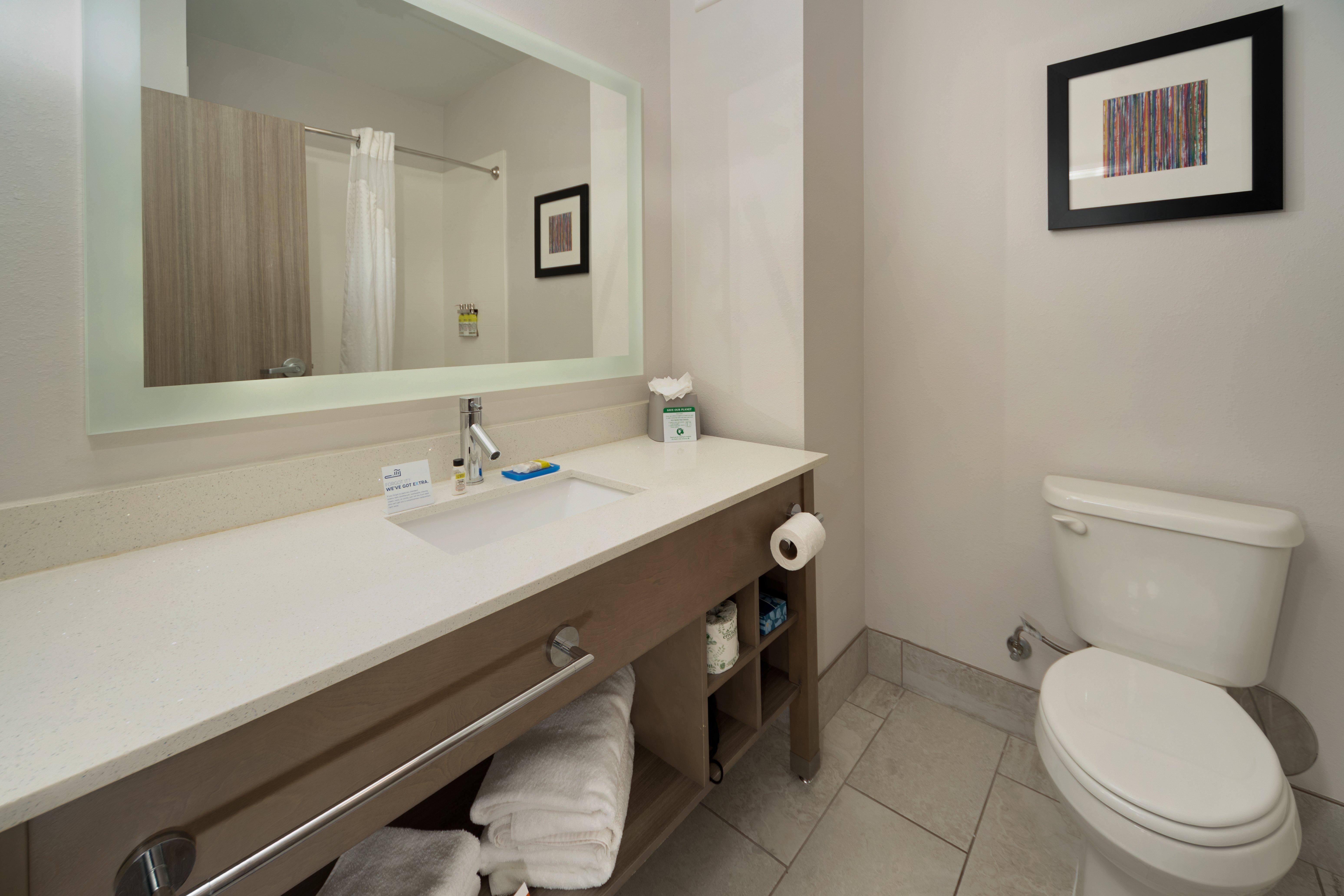 جناح بسريرين كوين، Holiday Inn Express & Suites Memphis Arpt Elvis Presley Blv 2/2