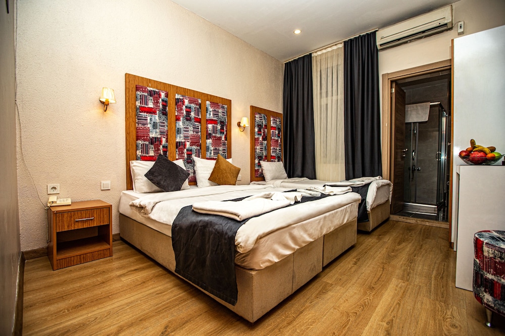 La Pazza Suites 5/50
