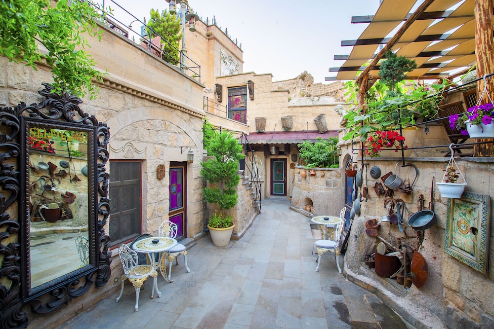 Selfie Cave Hotels Cappadocia 12/63