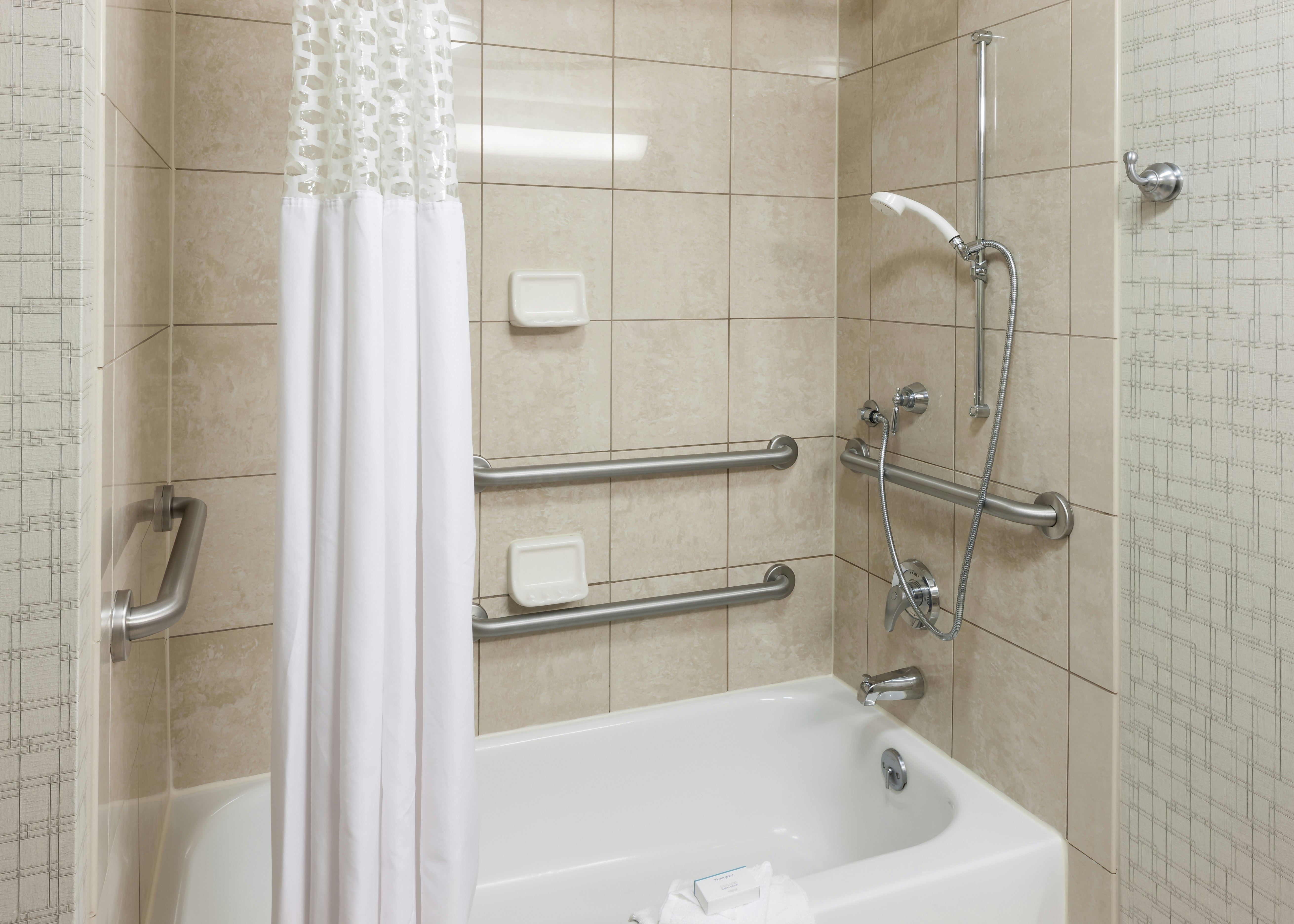Room, King Bed, Accessible, Hampton Inn And Suites Boise-Downtown 2/2