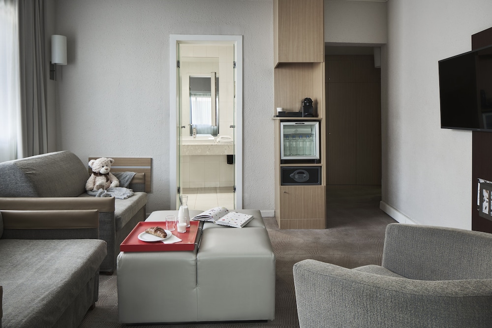 Novotel Athenes 54/73
