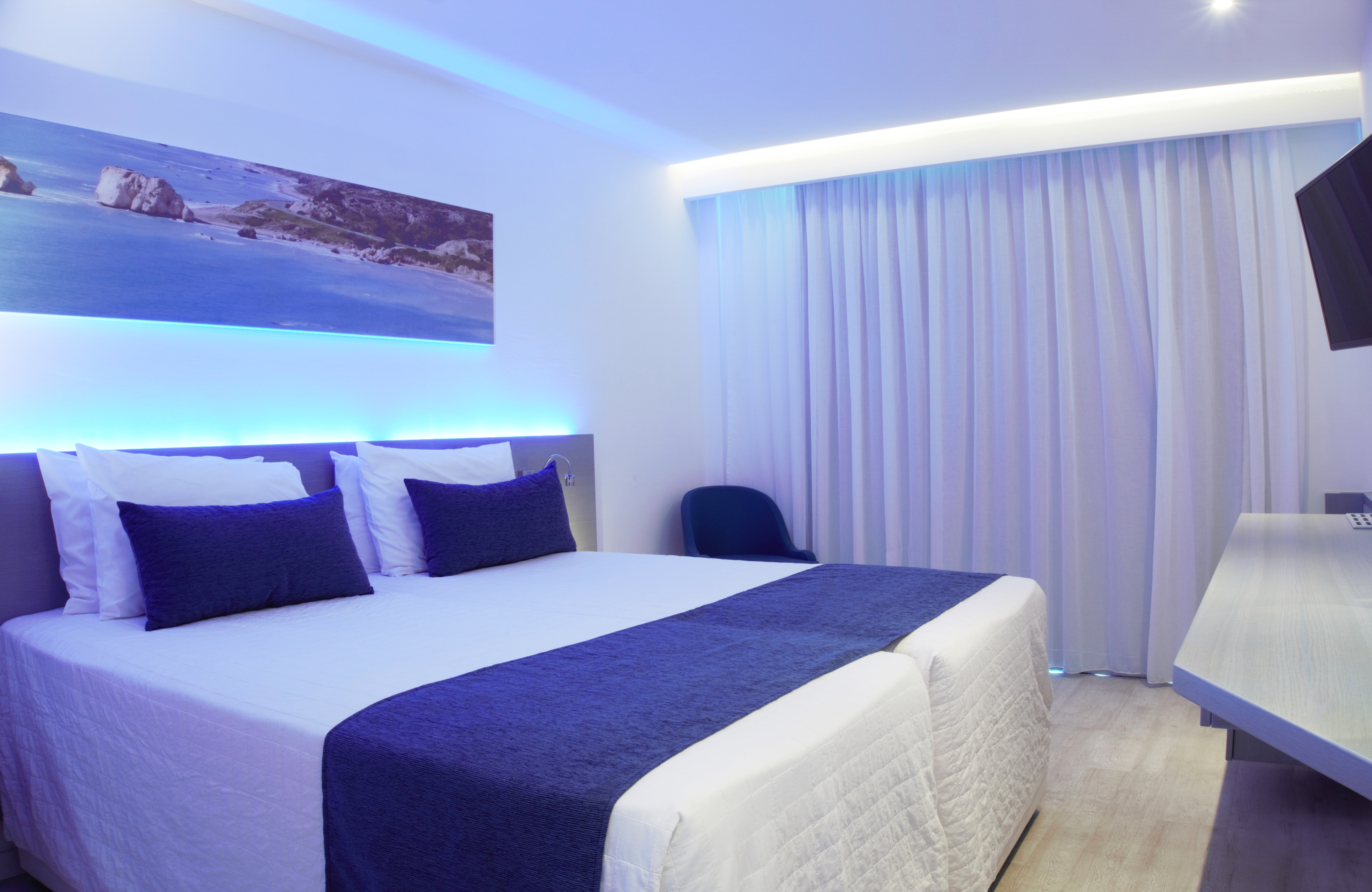 Superior, Single Bed, Lateral Side Sea View