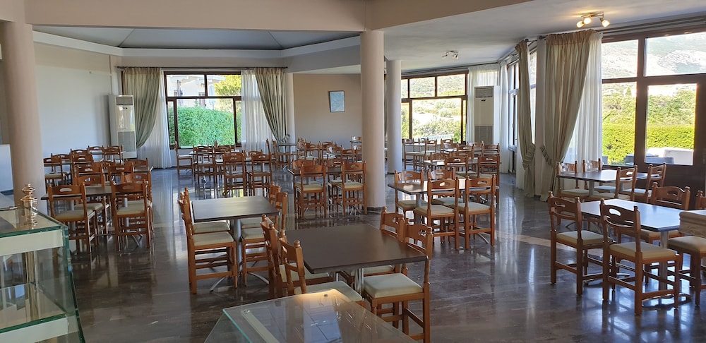 Karavados Beach 44/67