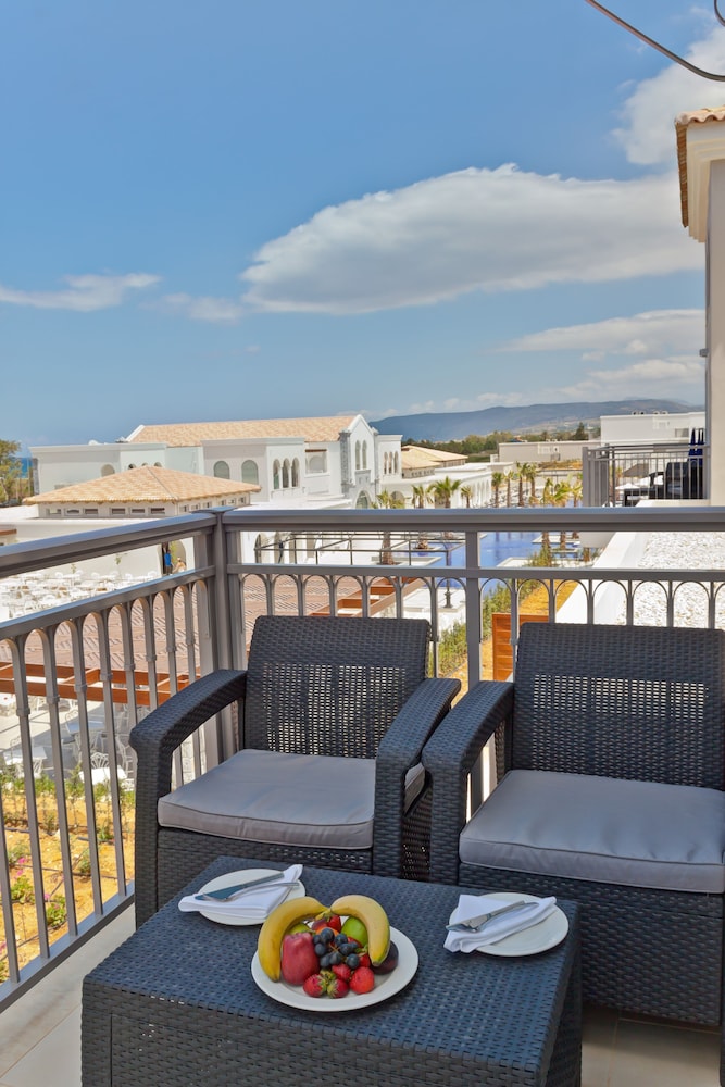 Anemos Luxury Grand Resort 136/153