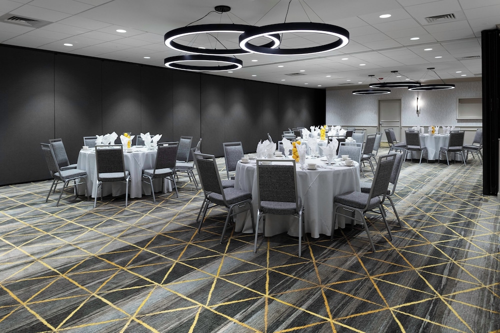Holiday Inn Hotel & Suites Marlborough 53/59