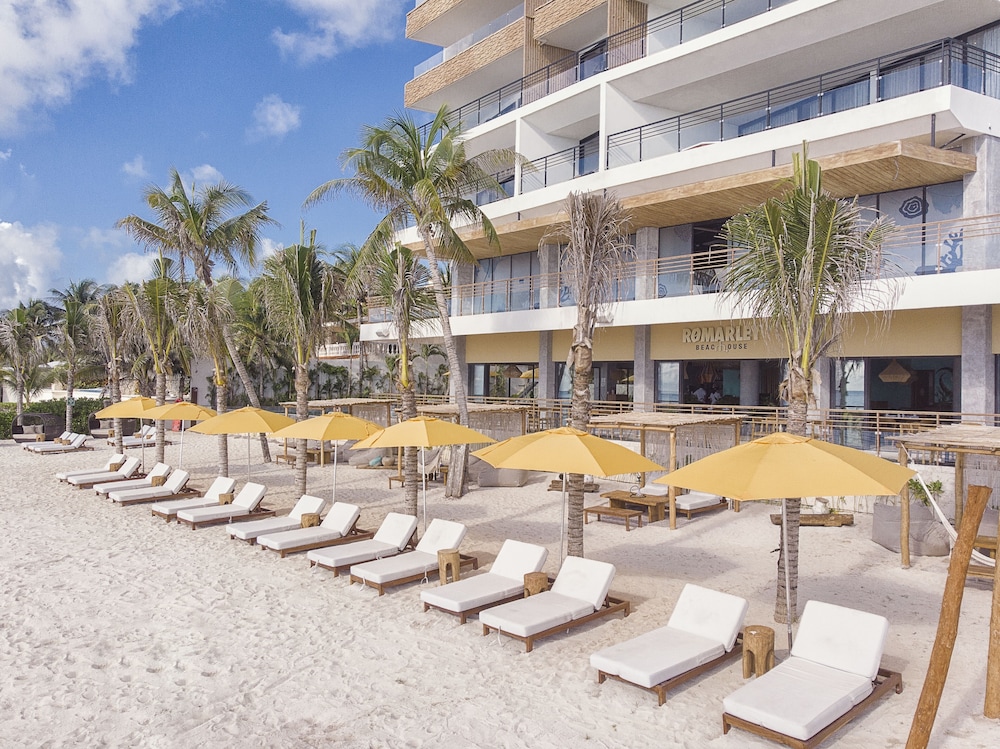 The Fives Oceanfront Puerto Morelos 61/71
