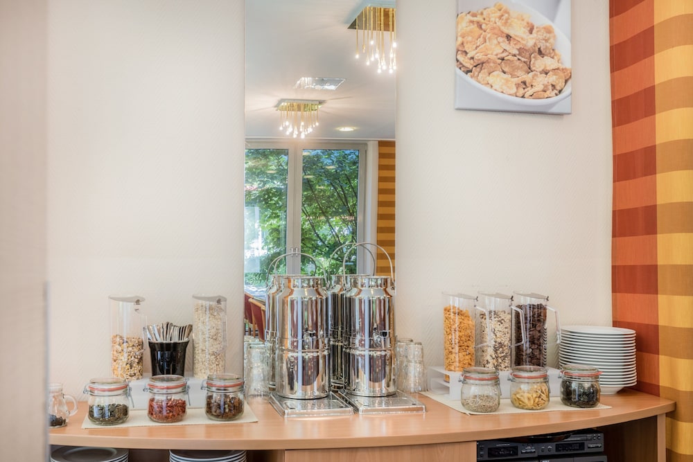 Holiday Inn - the niu, Blade Solingen by IHG 69/80