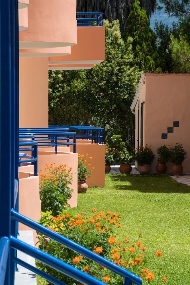 akroyiali resort