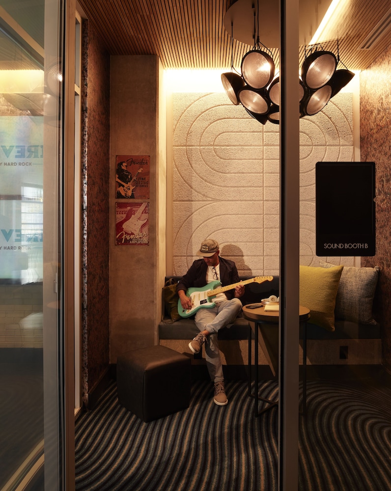Reverb by Hard Rock Downtown Atlanta 27/59