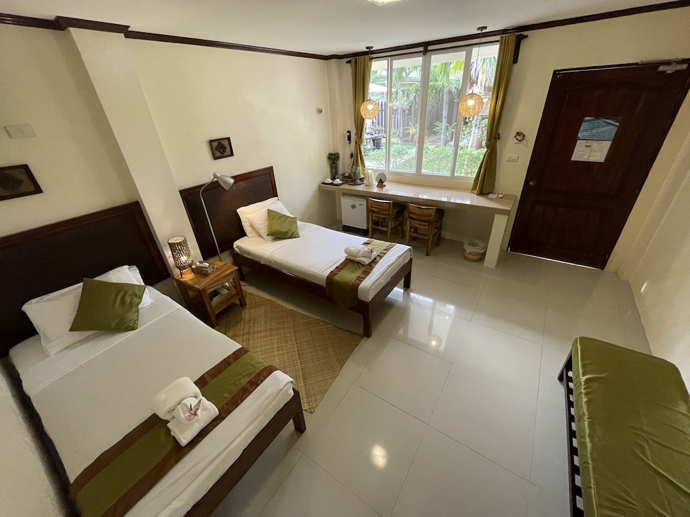 Palms Cove Resort 27/73