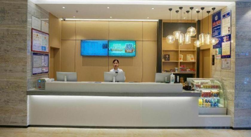 City Comfort Inn(Zhanjiang Haibin Park) 10/50