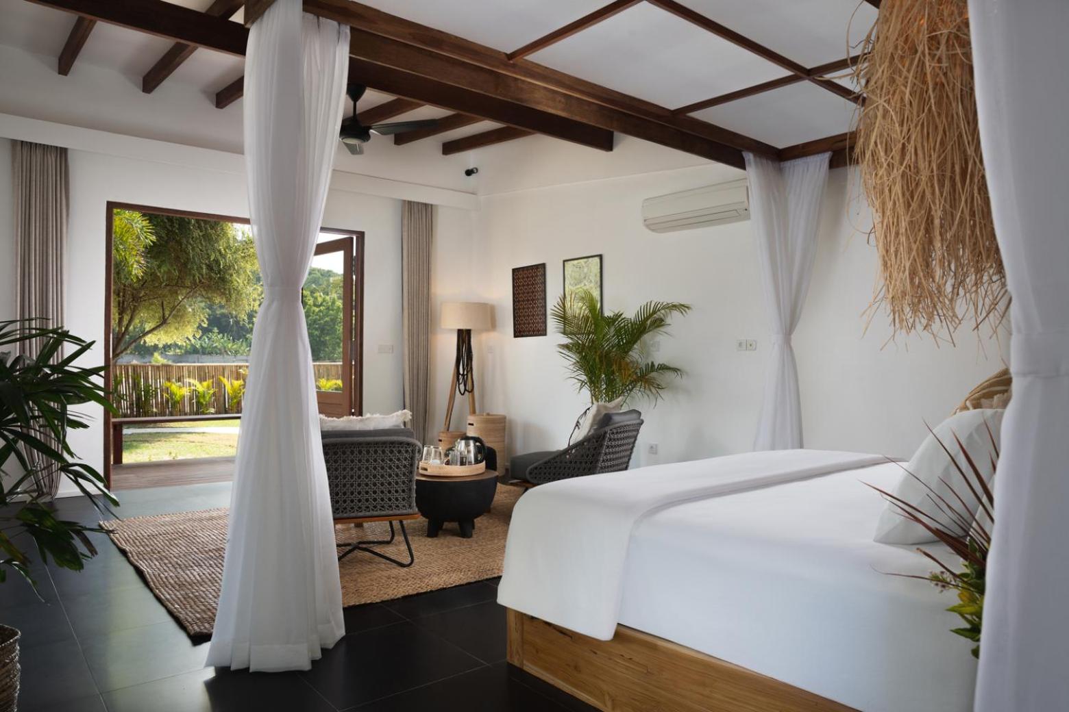Room, Hill View