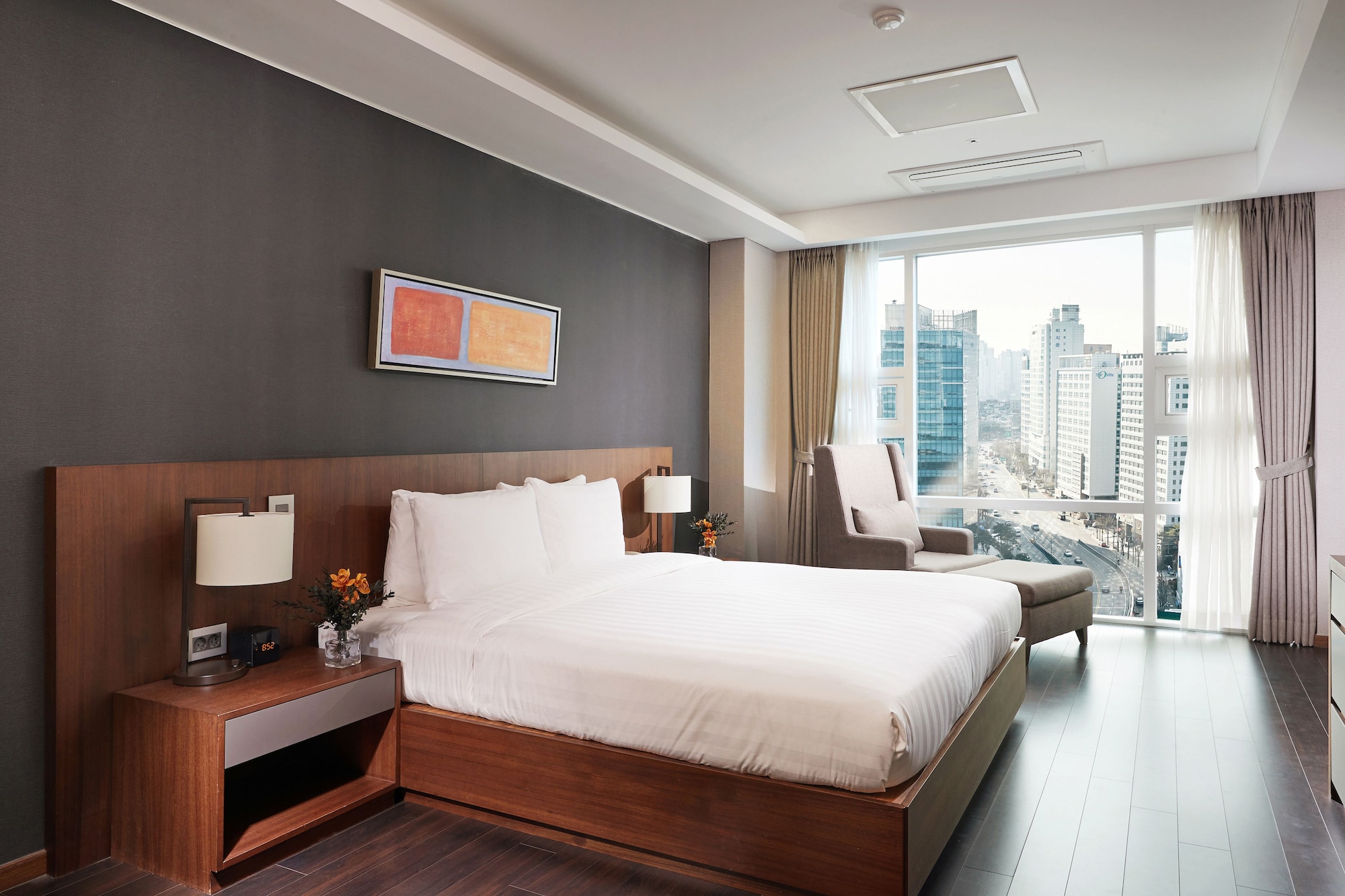1 BEDROOM, SUPER, DELUXE