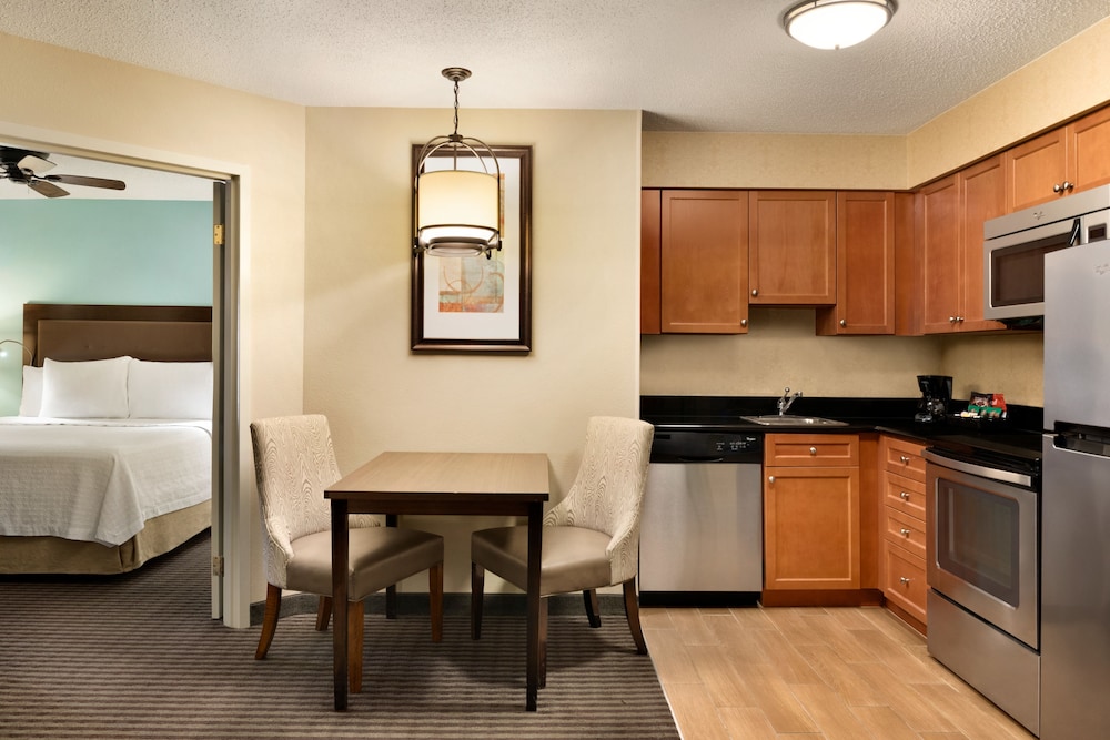 MainStay Suites Grand Rapids, MI 34/43
