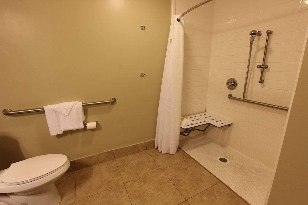 Oceans Beach Resort Suites 17/67