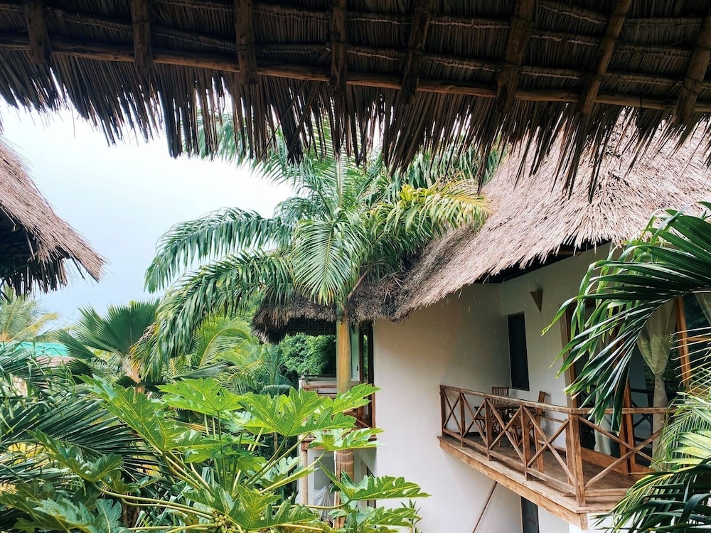 Aluna Beach Lodge 1/50