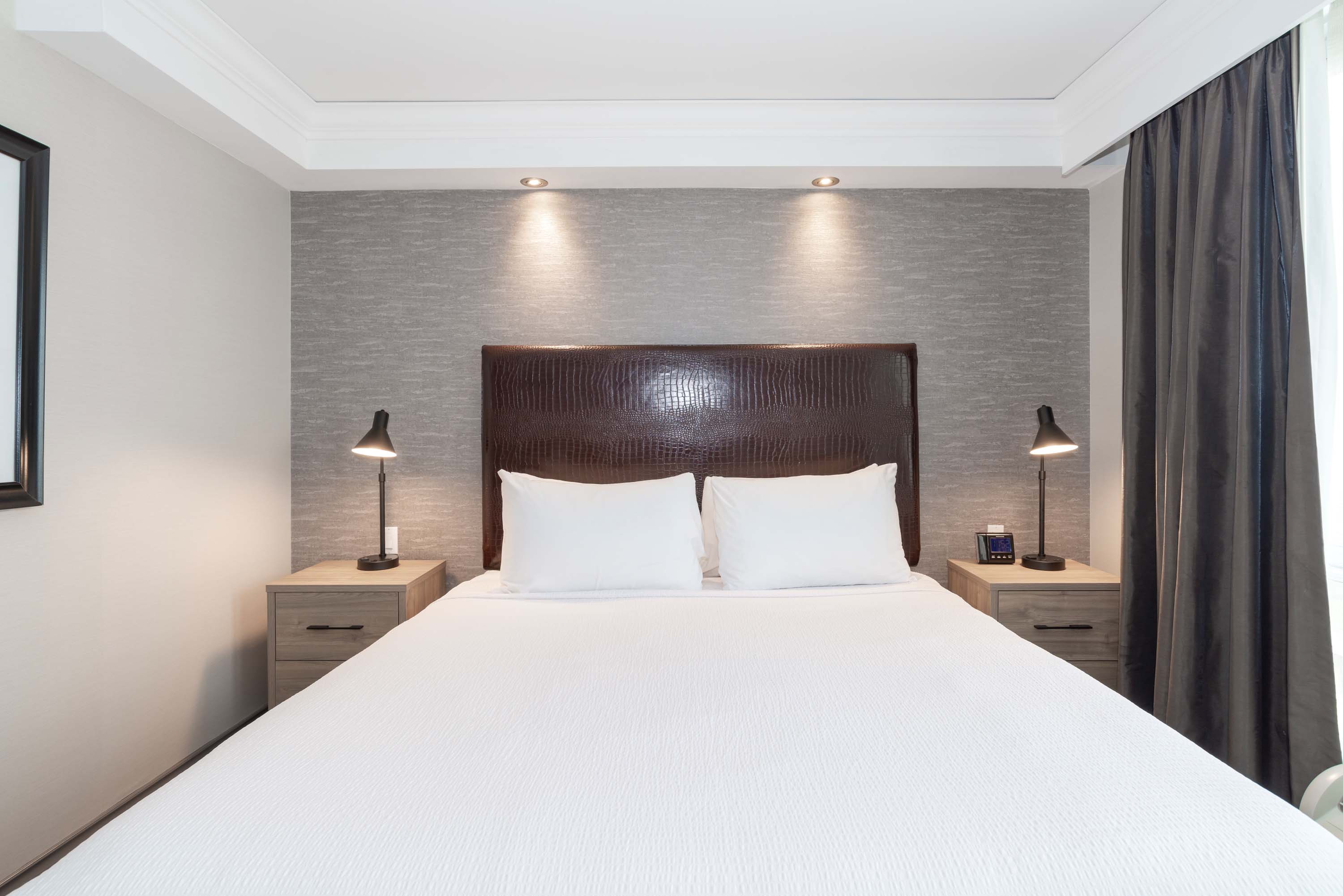 Signature Corporate King Suite