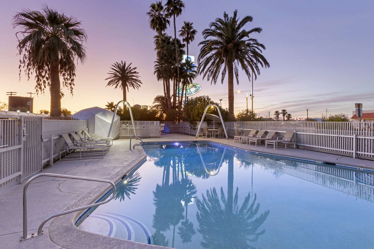 Best Western Space Age Lodge 10/25