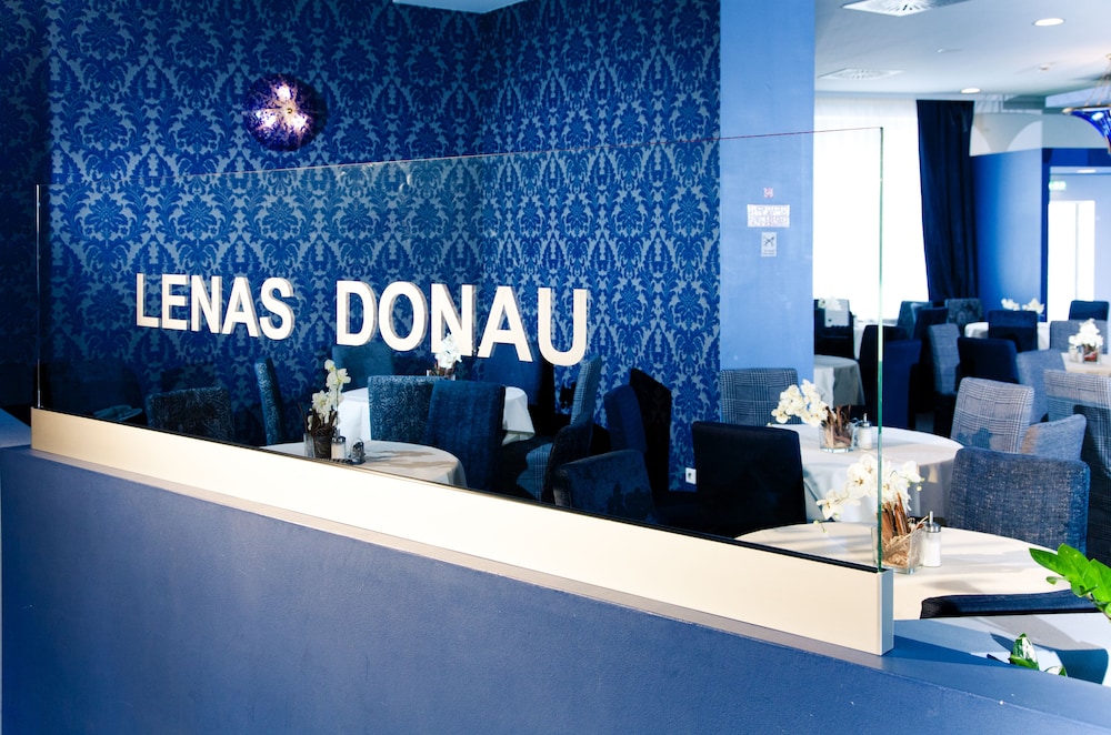 Lenas Donau Hotel 6/47