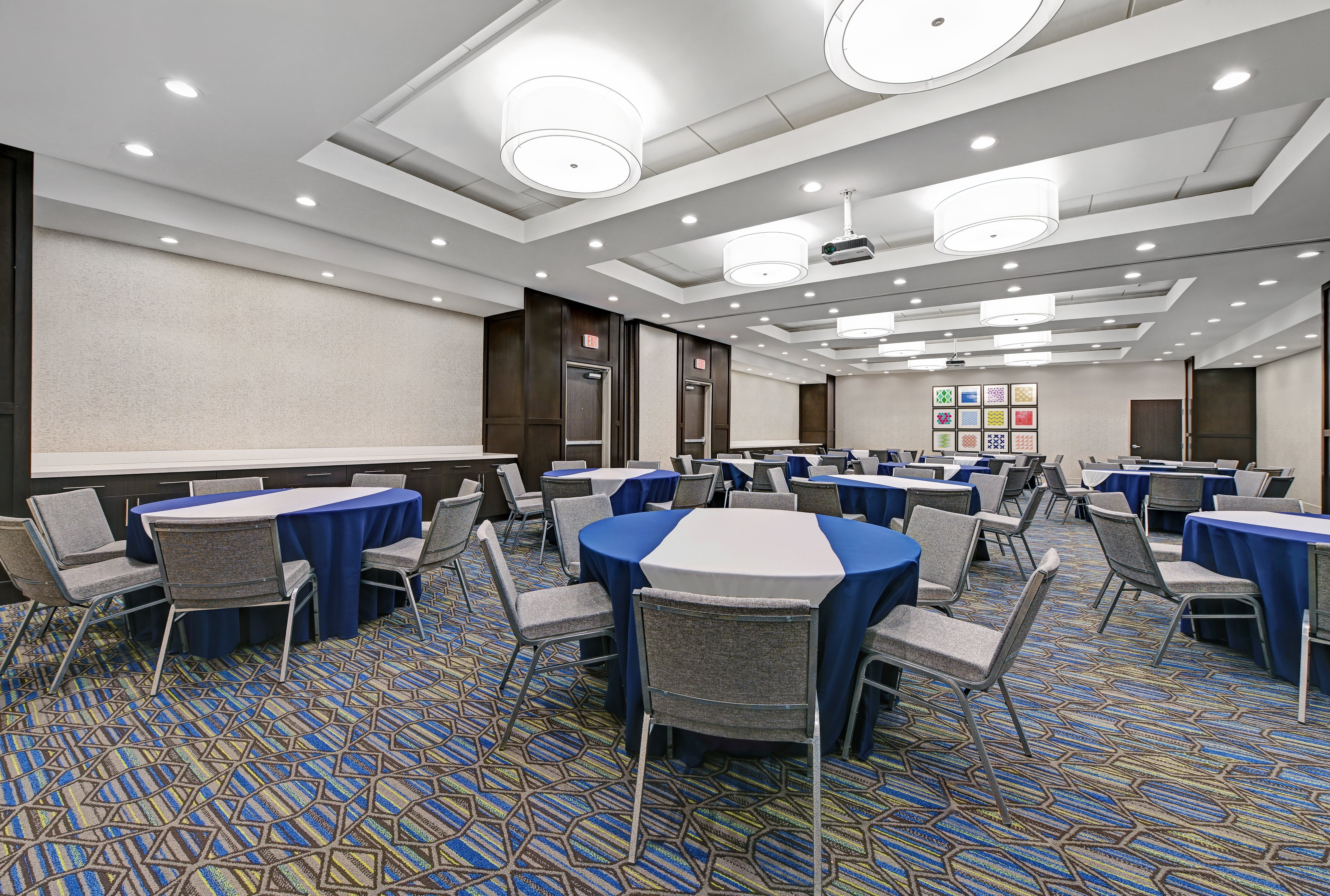 Holiday Inn Express Suites Houston W Memorial City Area 32/39