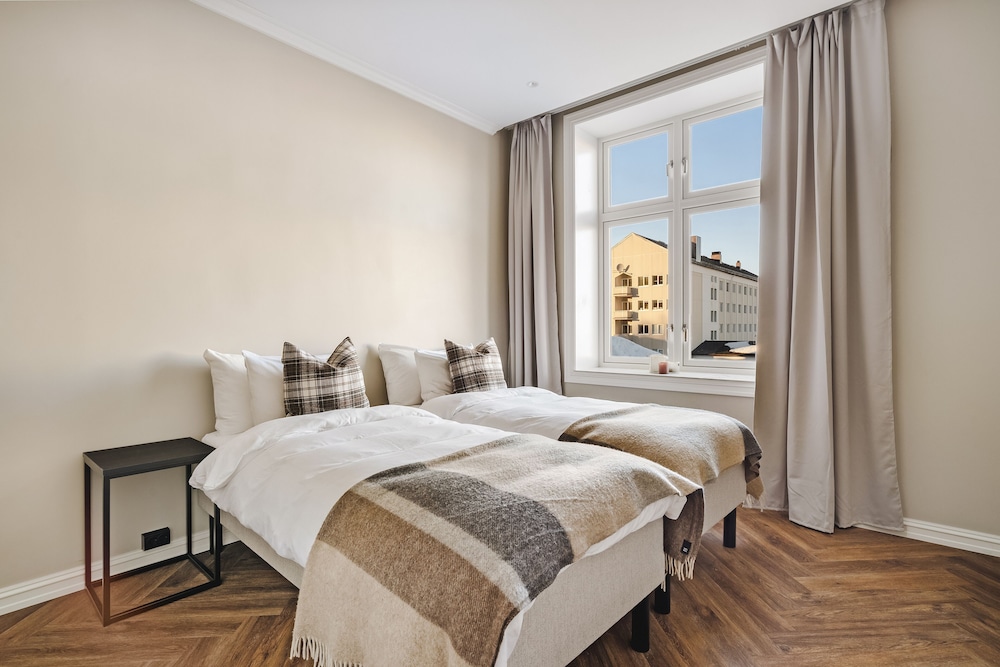 Enter St Elisabeth Suites 25/50