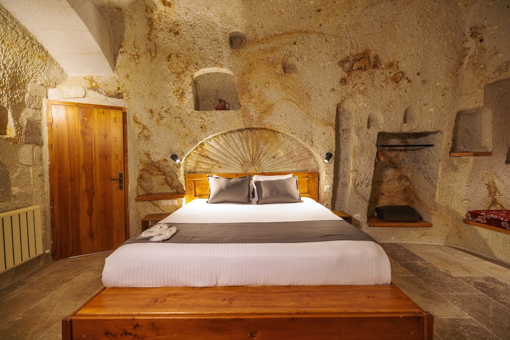 Canyon Cave Hotel 18/69