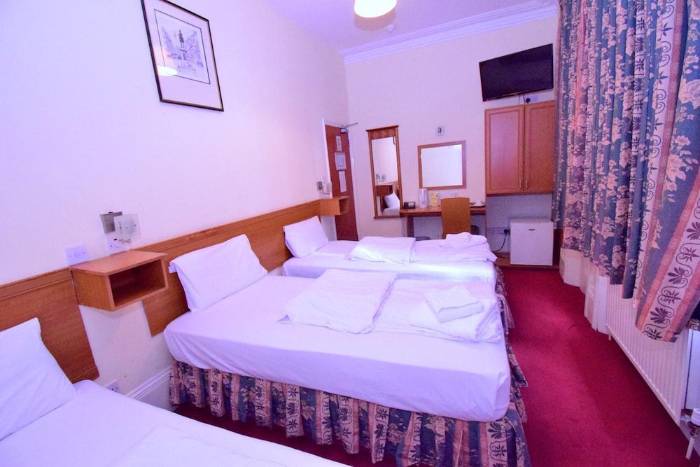 Bridge Park Hotel 9/65