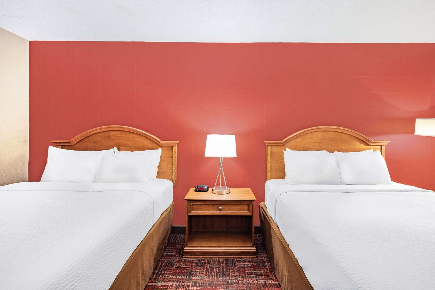 Ramada By Wyndham Grand Forks 8/40