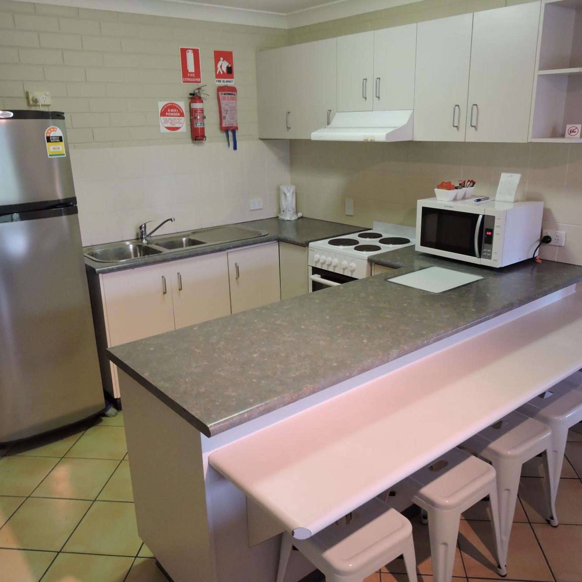 MAIN BEACH APARTMENTS 2/19