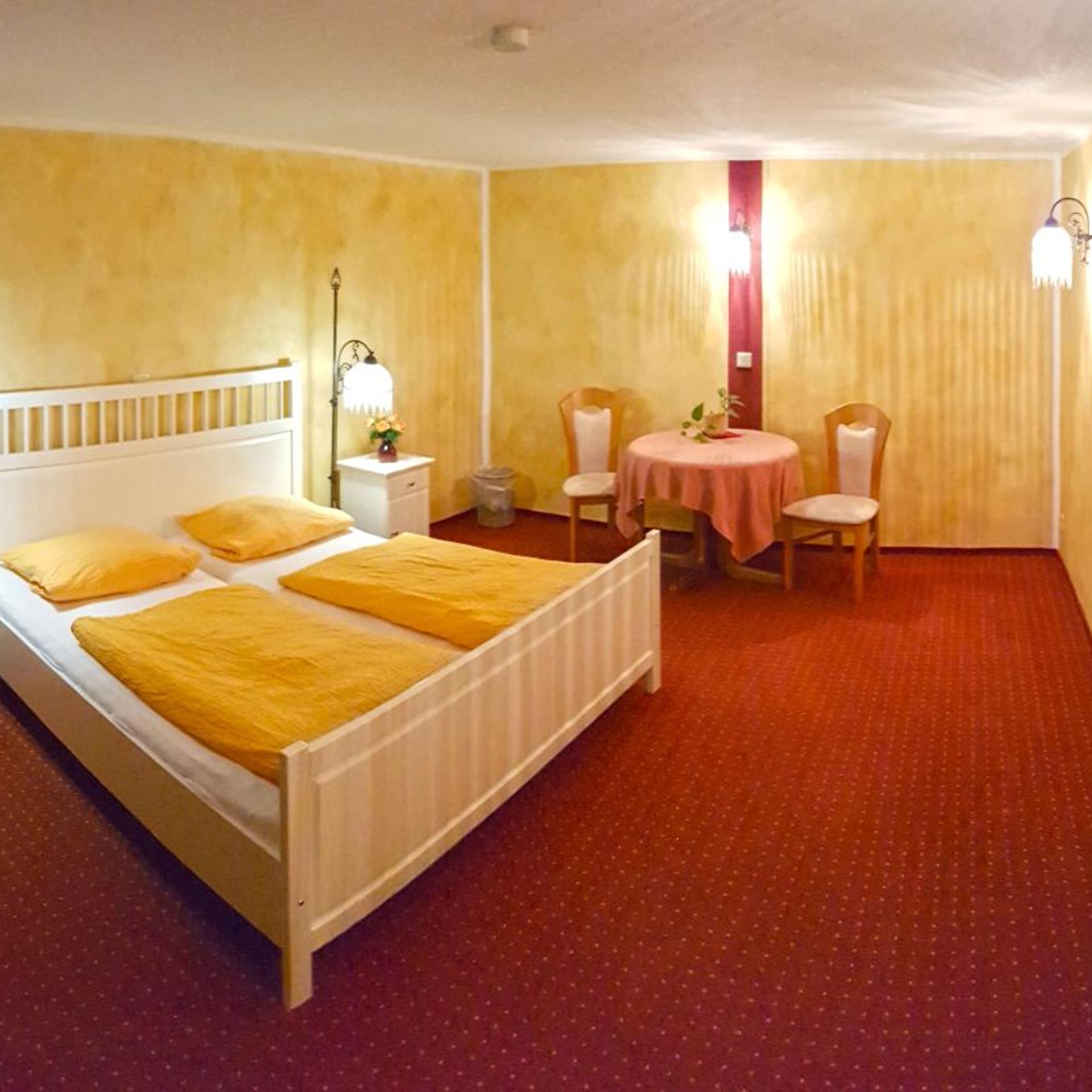غرفة كبيرة بسرير مزدوج، Gotikhotel Frenzelhof 2/10