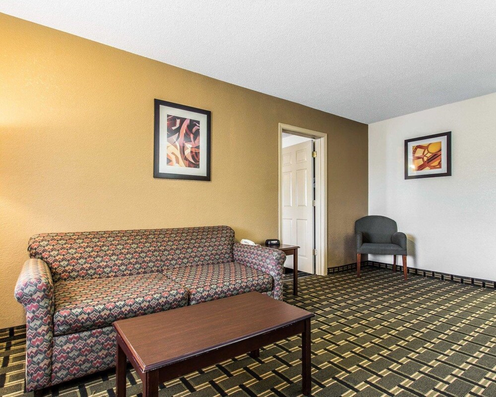 Quality Inn And Suites Southlake 27/49