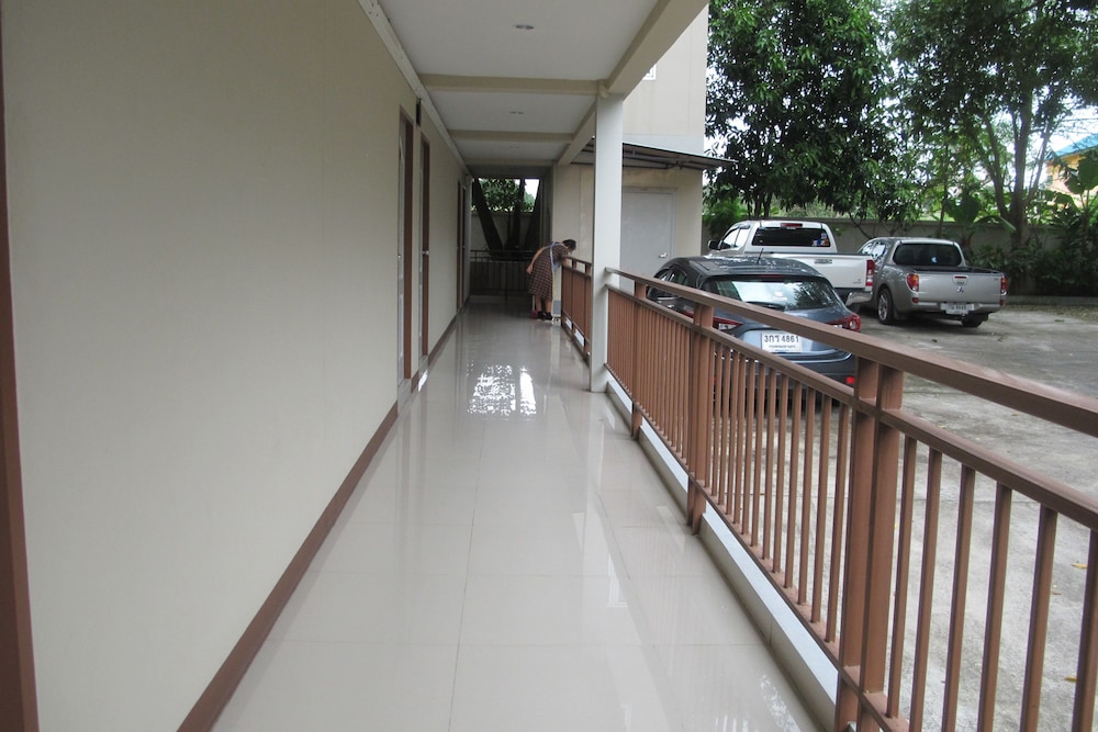 Ap Apartment 2/54