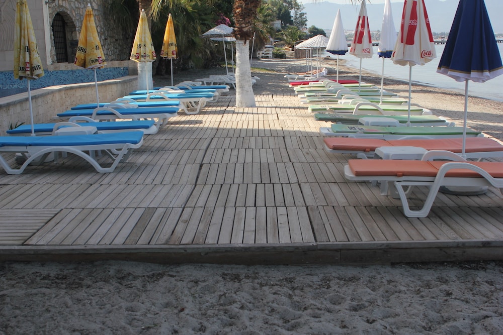 Coastlight Hotel 32/34