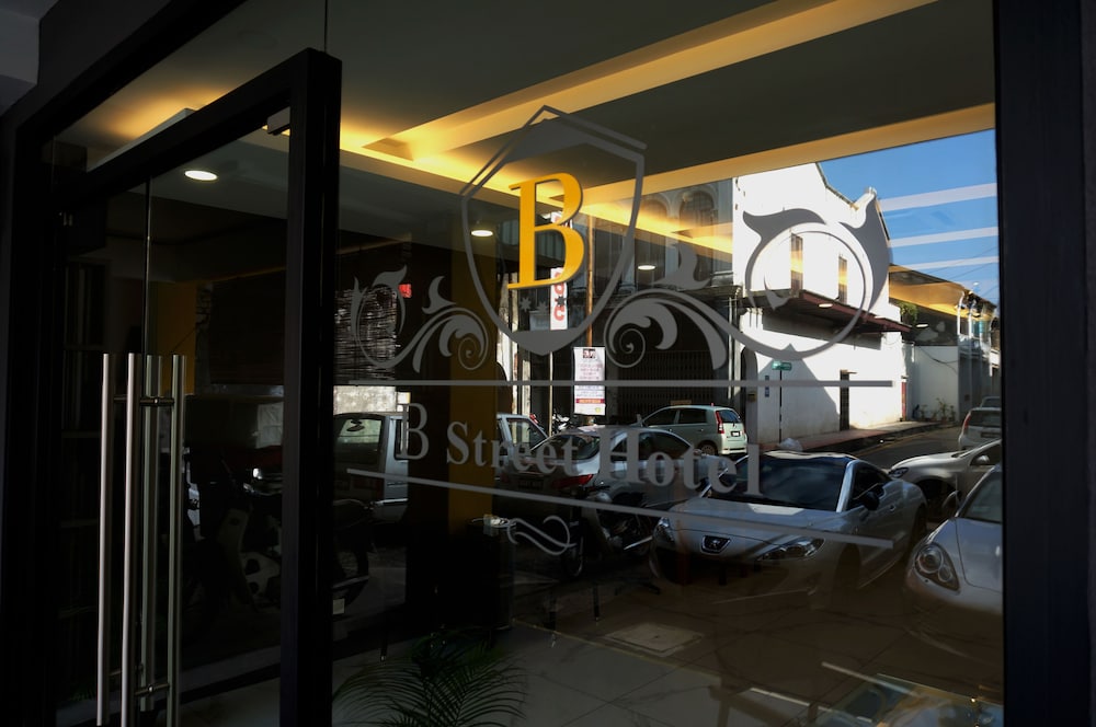 B Street Hotel 34/52