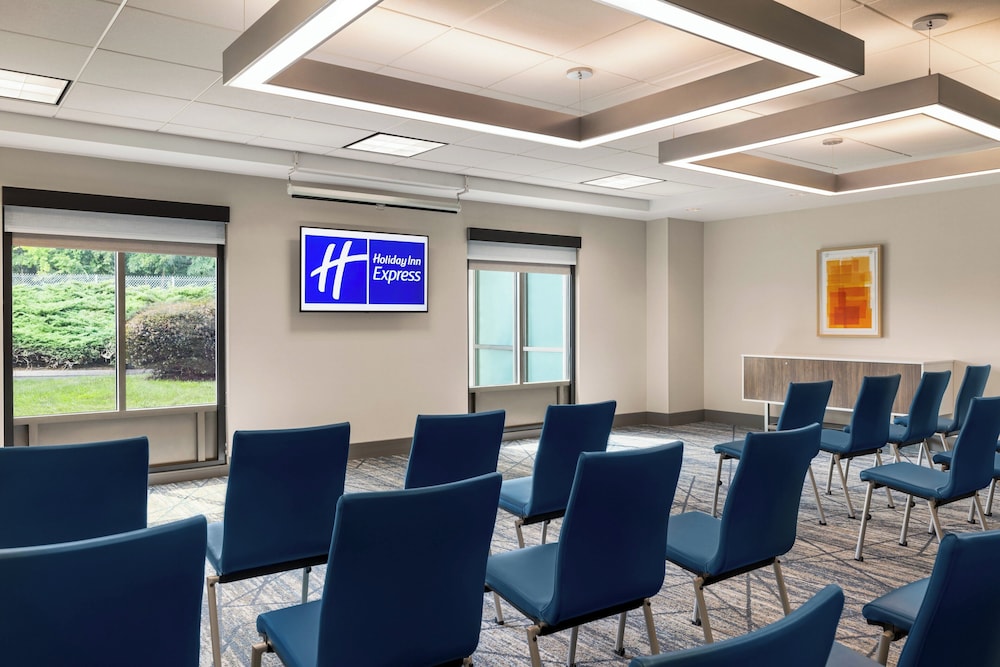 Holiday Inn Express & Suites Hagerstown 58/67