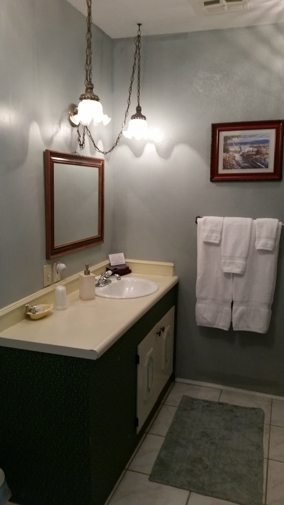 Plantation Bed & Breakfast 50/50