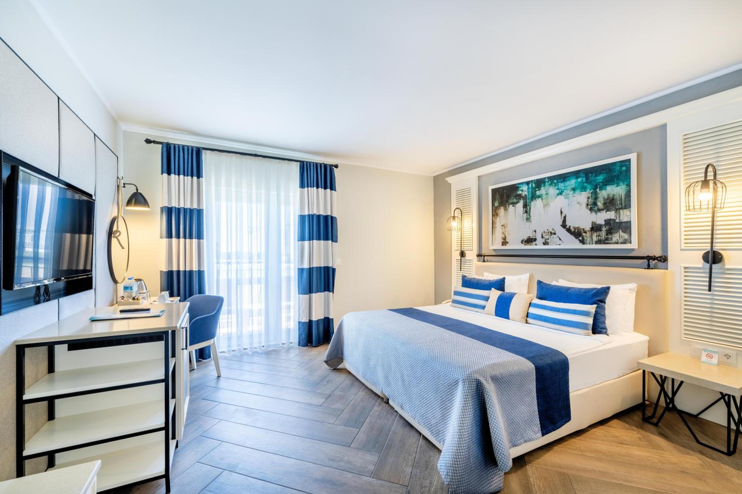 PREMIUM ROOM