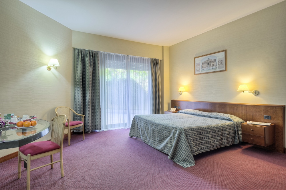 Petra Hotel And Residence 21/60