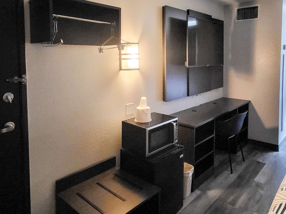 Motel6 Sinton, TX 8/51