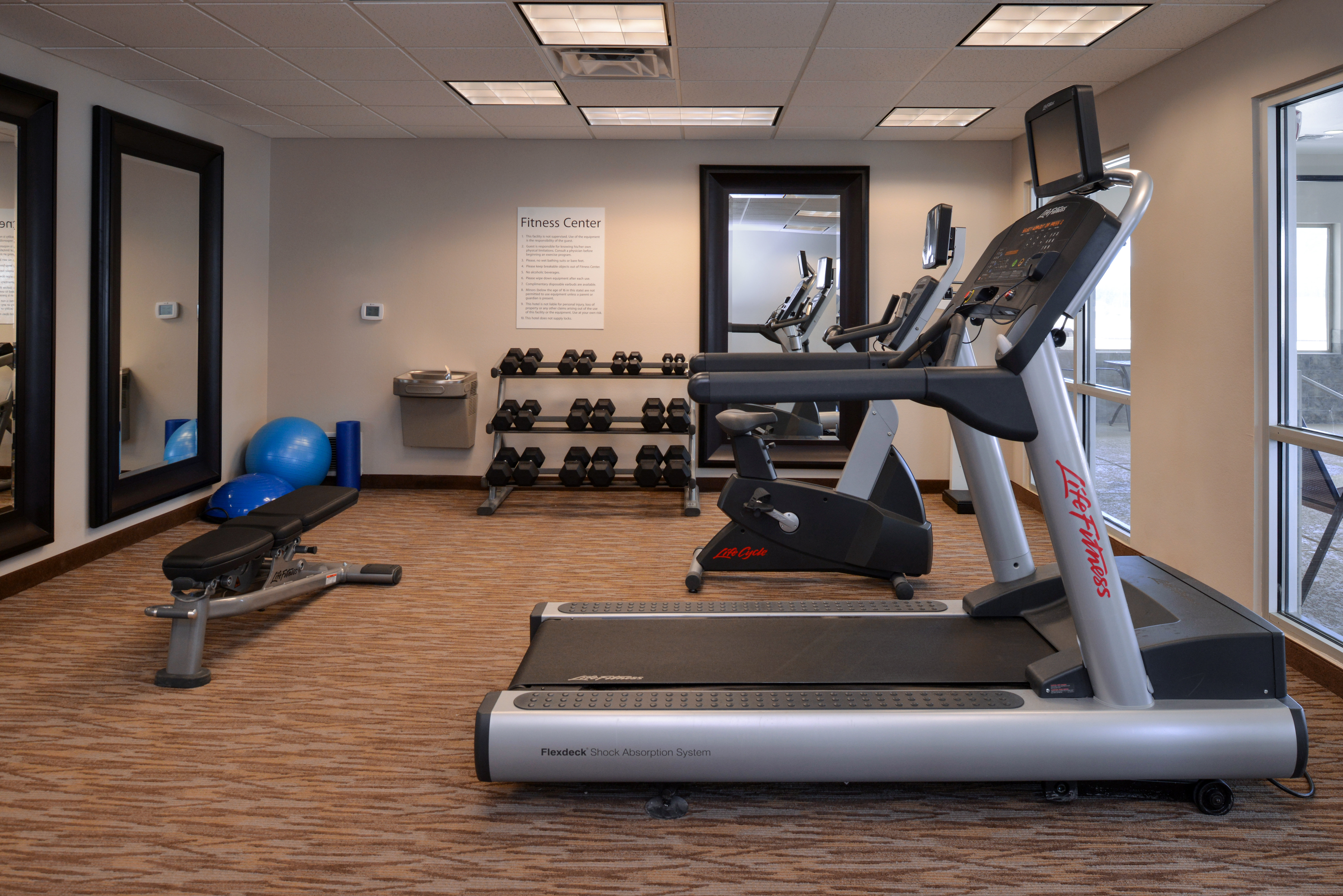 Holiday Inn Express And Suites Williams 32/44