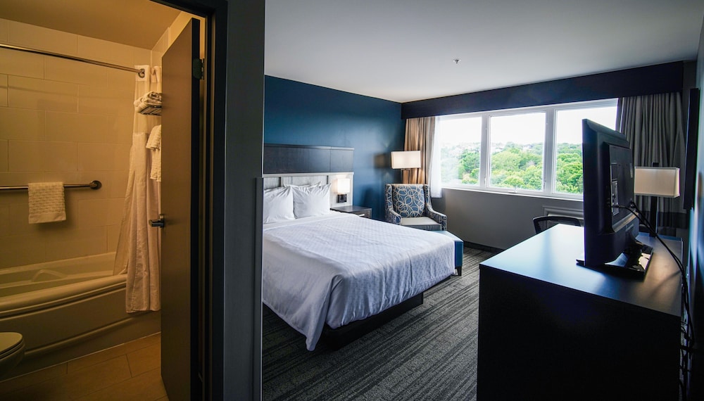 Best Western Plus Chocolate Lake Hotel 19/80