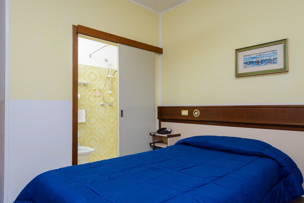 Hotel Papa 25/51