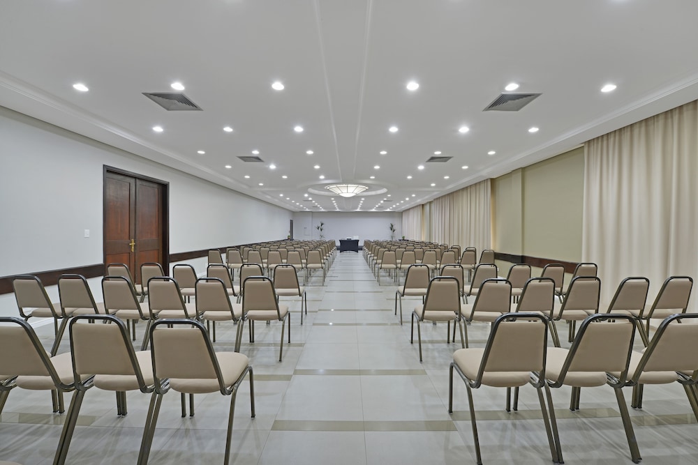 Hotel Deville Business Maringa، Maringa 39/50