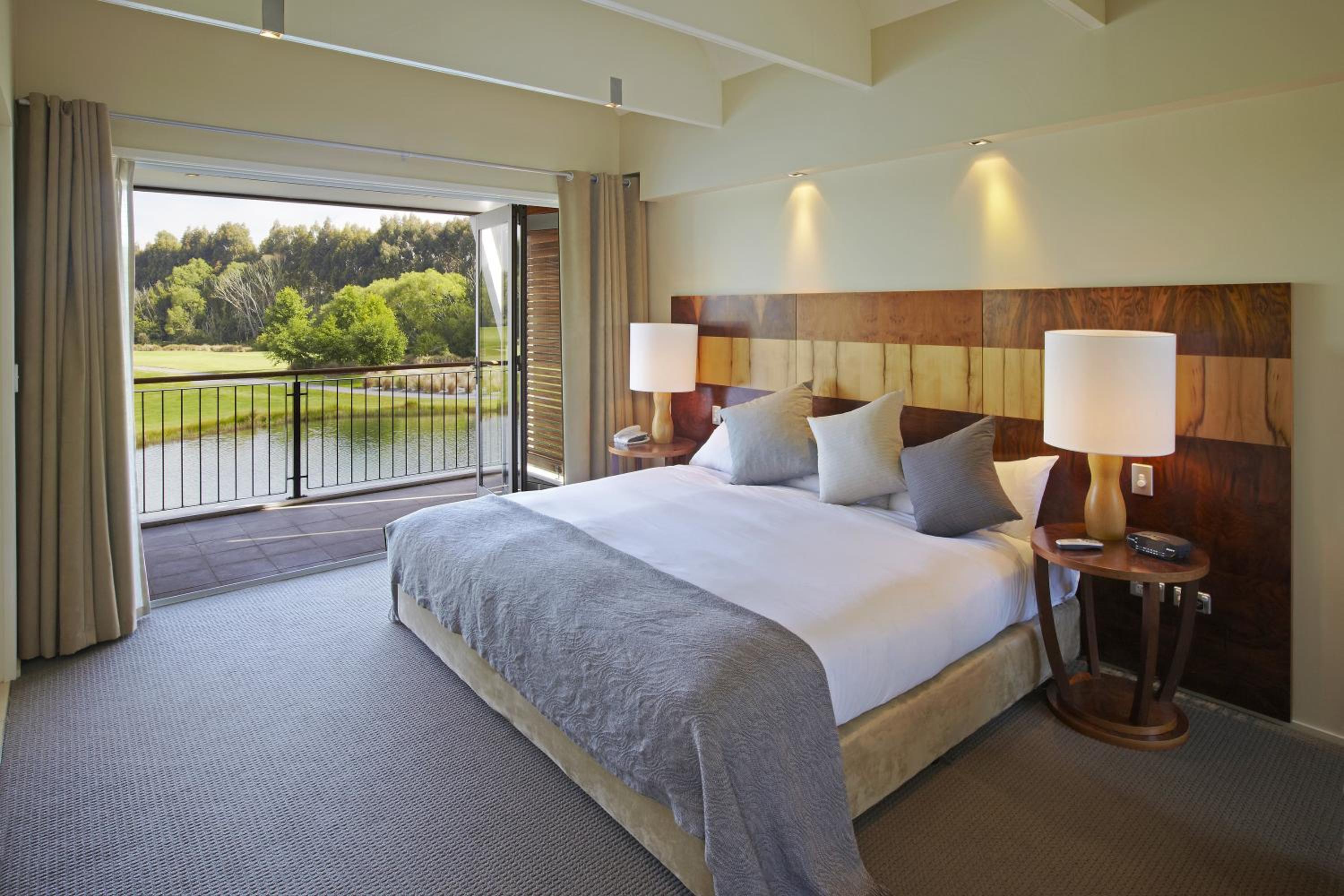 Villa, Queen and Twin Beds, Lake Side