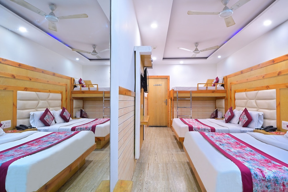 Hotel Glow Inn 37/50